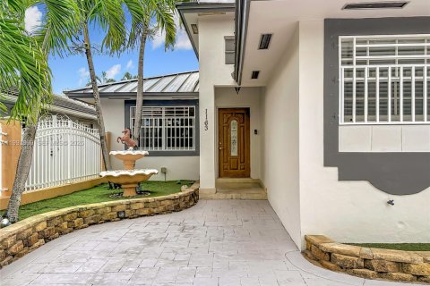 House in Miami, Florida 3 bedrooms, 158.68 sq.m. № 2062500 - photo 6