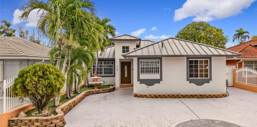 House in Miami, Florida 3 bedrooms, 158.68 sq.m. № 2062500
