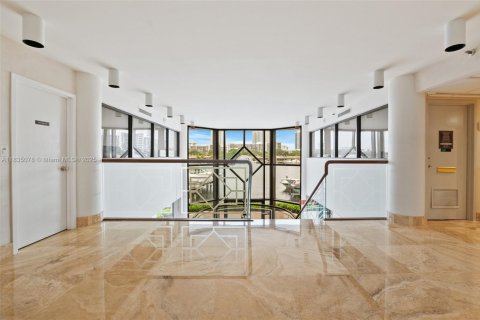 Купить кондоминиум в Халландейл-Бич, Флорида 2 спальни, 113.43м2, № 1958068 - фото 26