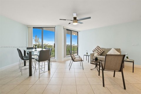 Купить кондоминиум в Халландейл-Бич, Флорида 2 спальни, 113.43м2, № 1958068 - фото 5