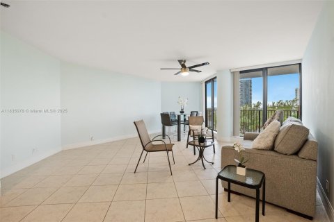 Купить кондоминиум в Халландейл-Бич, Флорида 2 спальни, 113.43м2, № 1958068 - фото 4