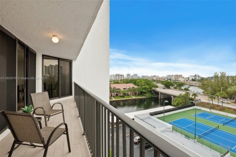 Купить кондоминиум в Халландейл-Бич, Флорида 2 спальни, 113.43м2, № 1958068 - фото 25