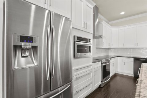 Touwnhouse à louer à Tampa, Floride: 4 chambres, 262.36 m2 № 2416835 - photo 12