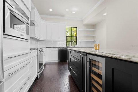 Touwnhouse à louer à Tampa, Floride: 4 chambres, 262.36 m2 № 2416835 - photo 6