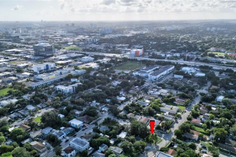 Propiedad comercial en venta en Miami, Florida, 195.56 m2 № 1947715 - foto 11