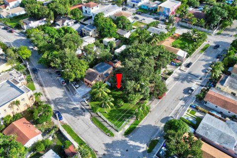 Propiedad comercial en venta en Miami, Florida, 195.56 m2 № 1947715 - foto 4