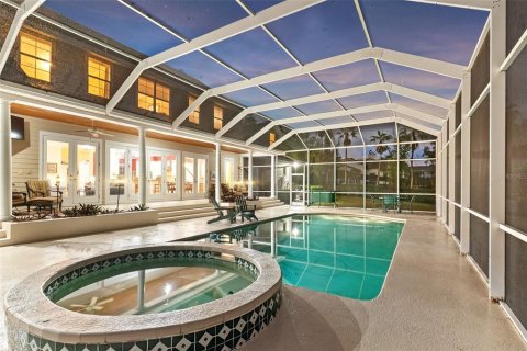 House in Thonotosassa, Florida 5 bedrooms, 403.47 sq.m. № 2223296 - photo 20