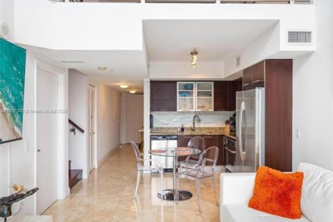 Condominio en venta en Miami, Florida, 2 dormitorios, 130.25 m2 № 2013458 - foto 18