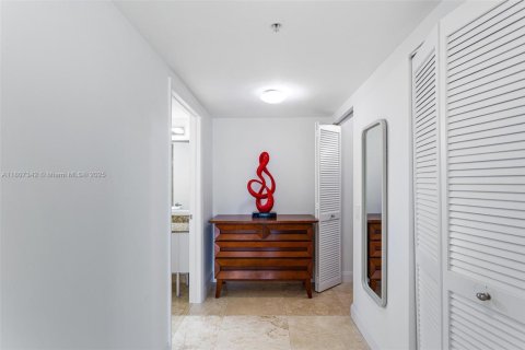 Condominio en venta en Miami, Florida, 2 dormitorios, 130.25 m2 № 2013458 - foto 29