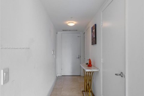 Condominio en venta en Miami, Florida, 2 dormitorios, 130.25 m2 № 2013458 - foto 6