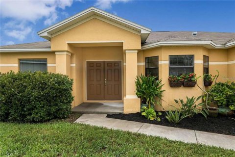 House in Haines City, Florida 4 bedrooms, 150.69 sq.m. № 1834950 - photo 4
