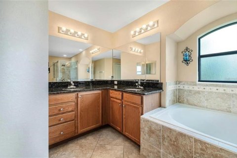 House in Haines City, Florida 4 bedrooms, 150.69 sq.m. № 1834950 - photo 8