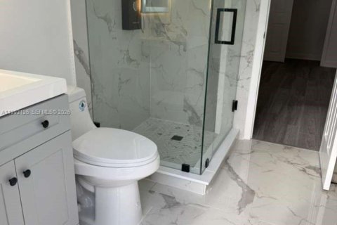 Villa ou maison à vendre à Hollywood, Floride: 4 chambres, 138.24 m2 № 2057170 - photo 9