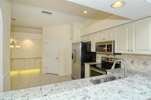 House in Sarasota, Florida 2 bedrooms, 146.04 sq.m. № 2423784 - photo 16