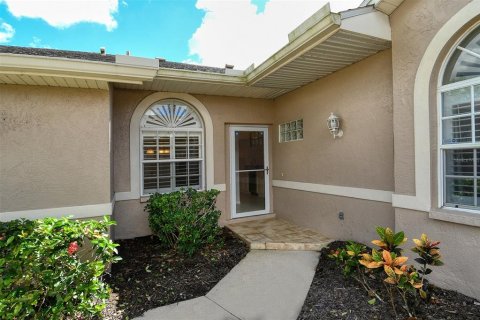 House in Sarasota, Florida 2 bedrooms, 146.04 sq.m. № 2423784 - photo 6