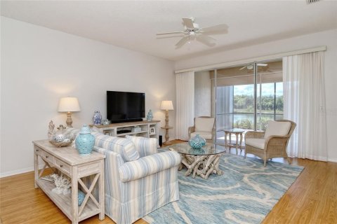 House in Sarasota, Florida 2 bedrooms, 146.04 sq.m. № 2423784 - photo 10