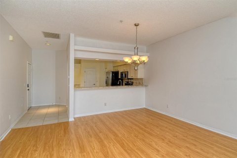 House in Sarasota, Florida 2 bedrooms, 146.04 sq.m. № 2423784 - photo 14