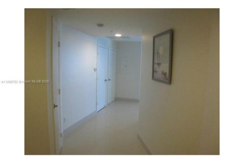 Снять в аренду кондоминиум в Майами, Флорида 2 спальни, 130.34м2, № 1970055 - фото 24