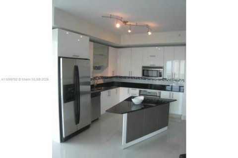 Снять в аренду кондоминиум в Майами, Флорида 2 спальни, 130.34м2, № 1970055 - фото 12