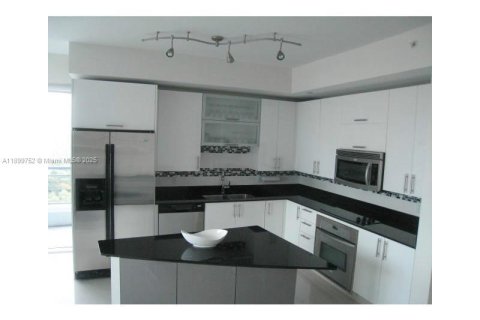 Снять в аренду кондоминиум в Майами, Флорида 2 спальни, 130.34м2, № 1970055 - фото 11