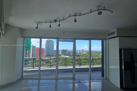 Снять в аренду кондоминиум в Майами, Флорида 2 спальни, 130.34м2, № 1970055 - фото 4