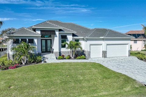 Casa en venta en Punta Gorda, Florida, 3 dormitorios, 214.42 m2 № 1551149 - foto 1