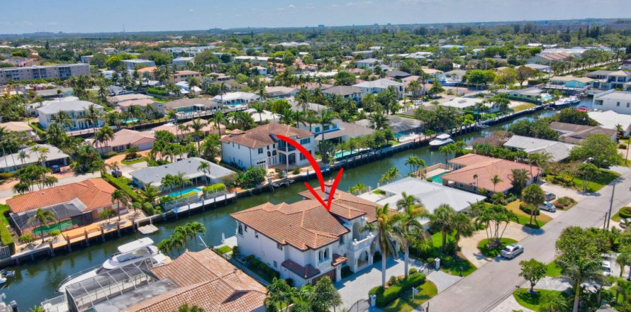 House in Boca Raton, Florida 5 bedrooms, 488.29 sq.m. № 1135052