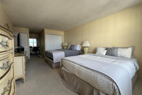 Condominio en venta en Sunny Isles Beach, Florida, 2 dormitorios, 138.24 m2 № 1974831 - foto 10