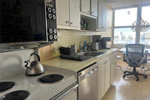 Condominio en venta en Sunny Isles Beach, Florida, 2 dormitorios, 138.24 m2 № 1974831 - foto 5