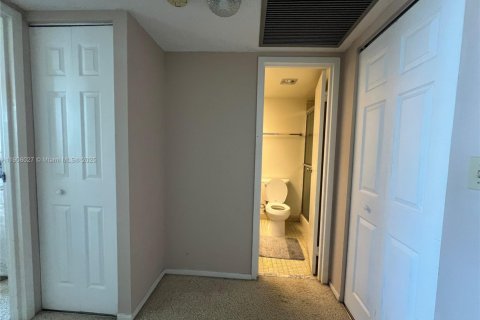 Condominio en venta en Sunny Isles Beach, Florida, 2 dormitorios, 138.24 m2 № 1974831 - foto 13