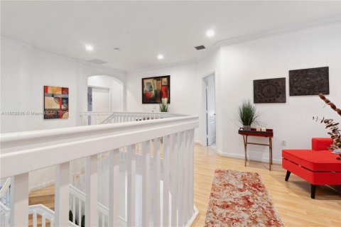 House in Doral, Florida 4 bedrooms, 283.63 sq.m. № 1806258 - photo 30