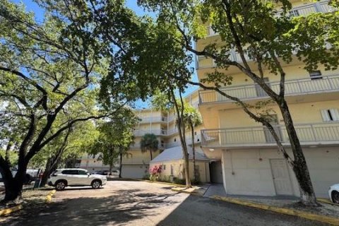 Copropriété à louer à Doral, Floride: 2 chambres, 96.25 m2 № 1979014 - photo 2