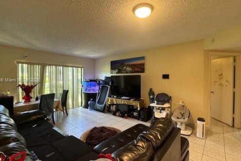 Copropriété à louer à Doral, Floride: 2 chambres, 96.25 m2 № 1979014 - photo 5