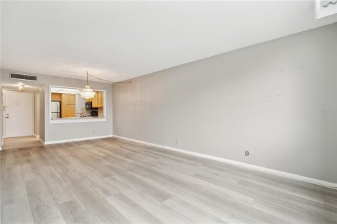 Copropriété à louer à Saint Petersburg, Floride: 1 chambre, 72.46 m2 № 1681404 - photo 11