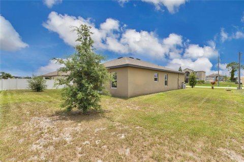 House in Kissimmee, Florida 3 bedrooms, 128.48 sq.m. № 1799812 - photo 21