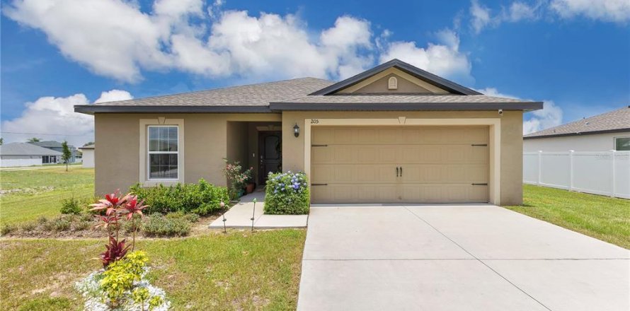 House in Kissimmee, Florida 3 bedrooms, 128.48 sq.m. № 1799812