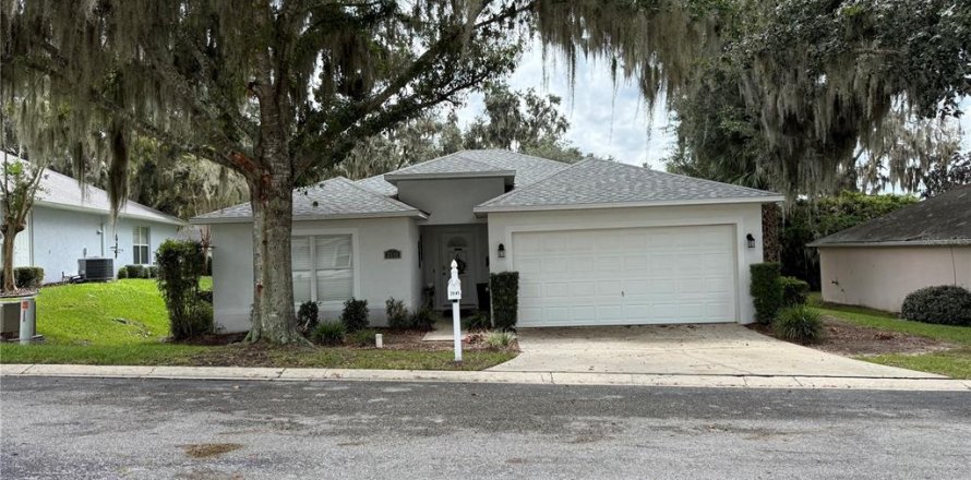 Villa ou maison à Ocala, Floride 4 chambres, 174.1 m2 № 2405611