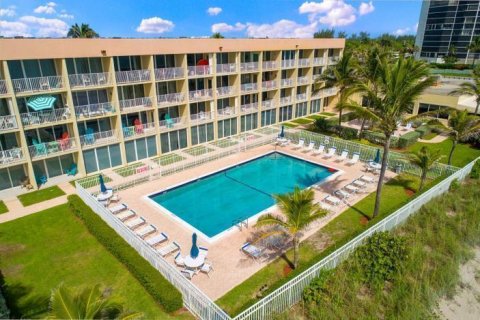 Condominio en Jensen Beach, Florida, 1 dormitorio  № 2078322