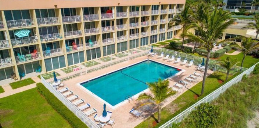 Condominio en Jensen Beach, Florida, 1 dormitorio  № 2078322