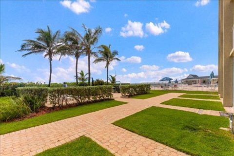 Condominio en venta en Jensen Beach, Florida, 1 dormitorio, 57.97 m2 № 2078322 - foto 16