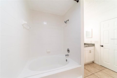 Casa en venta en Deltona, Florida, 3 dormitorios, 134.71 m2 № 1802247 - foto 23