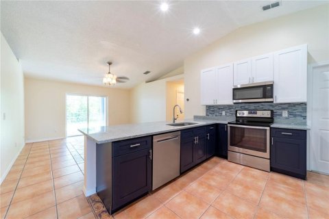 Casa en venta en Deltona, Florida, 3 dormitorios, 134.71 m2 № 1802247 - foto 5