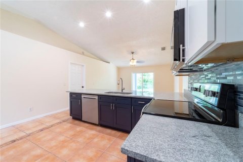 Casa en venta en Deltona, Florida, 3 dormitorios, 134.71 m2 № 1802247 - foto 4