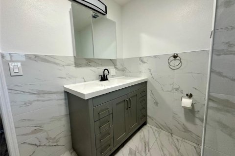 Casa en alquiler en New Port Richey, Florida, 3 dormitorios, 130.62 m2 № 1906489 - foto 13