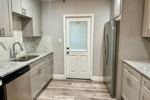 Casa en alquiler en New Port Richey, Florida, 3 dormitorios, 130.62 m2 № 1906489 - foto 2