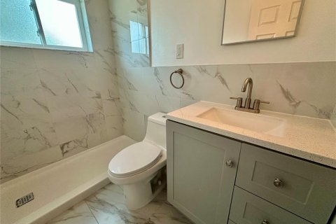 Casa en alquiler en New Port Richey, Florida, 3 dormitorios, 130.62 m2 № 1906489 - foto 15