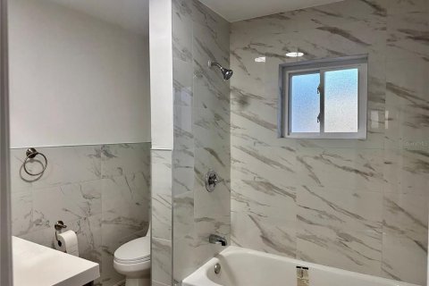 Casa en alquiler en New Port Richey, Florida, 3 dormitorios, 130.62 m2 № 1906489 - foto 12