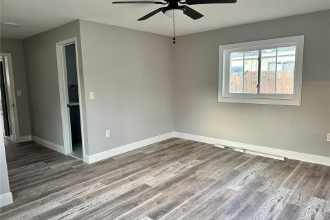 Casa en alquiler en New Port Richey, Florida, 3 dormitorios, 130.62 m2 № 1906489 - foto 11