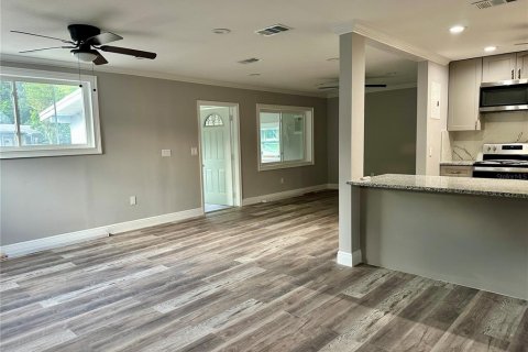 Casa en alquiler en New Port Richey, Florida, 3 dormitorios, 130.62 m2 № 1906489 - foto 9