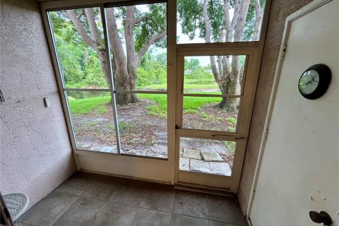 Condo in New Port Richey, Florida, 2 bedrooms  № 1690963 - photo 10